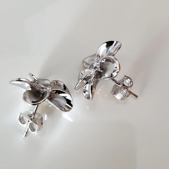 Silver Plumeria Earrings - Picture 3 of 4